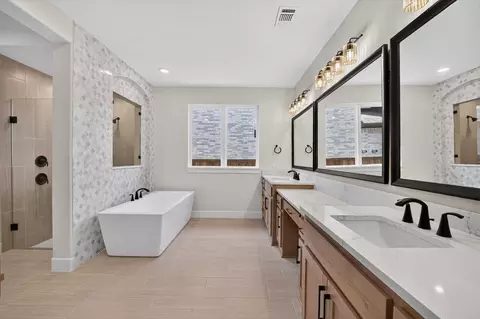 Bath - 931 Fallkirk Dr, Prosper, TX 75078 photo 2 of 4