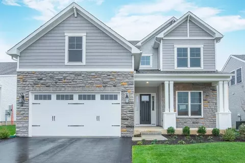 3 Sunflower Dr, Manalapan, NJ 07726