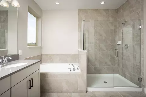 Bath - 1213 Hyde St, Saint Cloud, FL 34771 photo 4 of 4