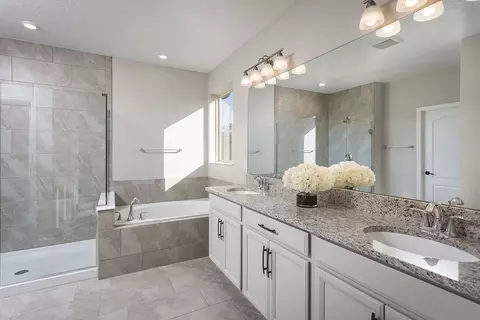 Bath - 1213 Hyde St, Saint Cloud, FL 34771 photo 2 of 4