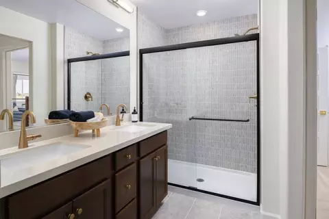 Bath - 966 Easy St, Santa Rosa, CA 95404 photo 1 of 1