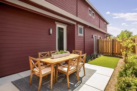 Exterior - 966 Easy St, Santa Rosa, CA 95404 photo 3 of 5