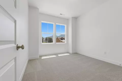Bedroom - 2664 W Aurora Ave, Mapleton, UT 84664 photo 3 of 4