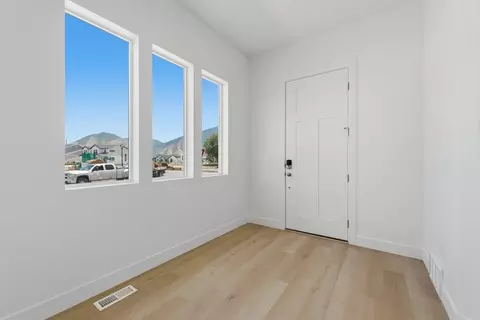 Entry Way - 2664 W Aurora Ave, Mapleton, UT 84664 photo 2 of 3