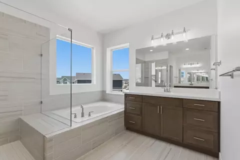 Bath - 2664 W Aurora Ave, Mapleton, UT 84664 photo 2 of 6