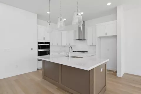 Kitchen - 2664 W Aurora Ave, Mapleton, UT 84664 photo 2 of 4