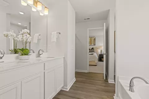 Entry Way - 109 Cedar Shoals Ct, Easley, SC 29640 photo 11 of 11