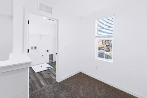 Entry Way - 262 Nadine St, Merced, CA 95341 photo 3 of 3
