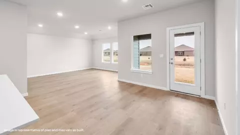 Living - 3804 E Kansas St, Broken Arrow, OK 74014 photo 3 of 5