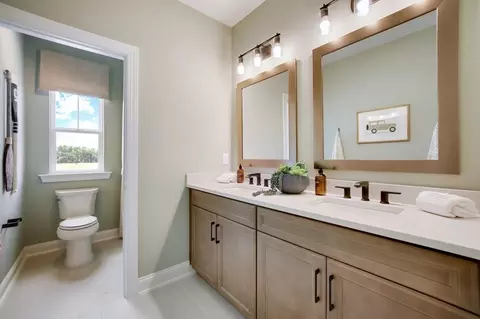 Bath - 12324 Falling Leaf Pl, Venice, FL 34293 photo 4 of 4