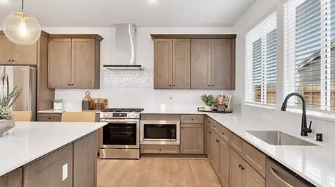 Kitchen - 1017 Shasta Way W, Madera, CA 93636 photo 2 of 5