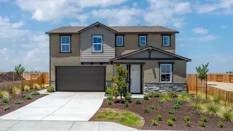 1178 Stonebridge Ave, Tulare, CA 93274