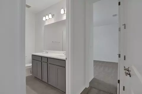 Entry Way - 8104 Sunny Point Trl, Parrish, FL 34219 photo 4 of 5