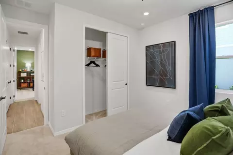 Bedroom - 8104 Sunny Point Trl, Parrish, FL 34219 photo 4 of 20