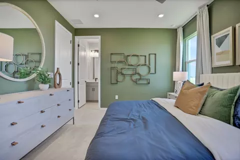 Bedroom - 8104 Sunny Point Trl, Parrish, FL 34219 photo 10 of 20
