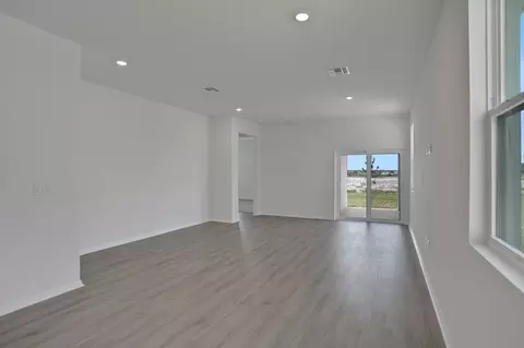 Living - 8104 Sunny Point Trl, Parrish, FL 34219 photo 1 of 10