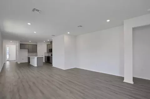 Living - 8104 Sunny Point Trl, Parrish, FL 34219 photo 3 of 10