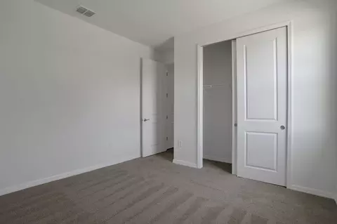 Bedroom - 8104 Sunny Point Trl, Parrish, FL 34219 photo 11 of 20