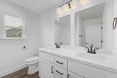 Bath - 1130 Meryton Pl, Centerton, AR 72719 photo 7 of 14
