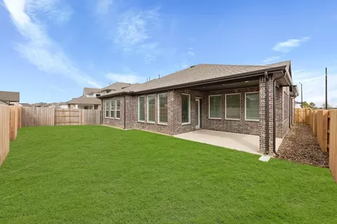 12206 Denham Dr, Mont Belvieu, TX 77523