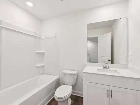 Bath - 1109 Rosetta Dr, Salisbury, NC 28144 photo 2 of 4