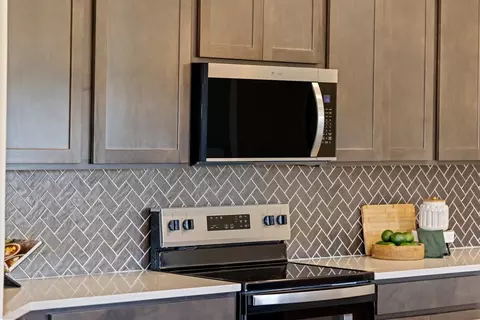 Kitchen - 6195 Seabrook Ter, Saint Cloud, FL 34771 photo 4 of 5