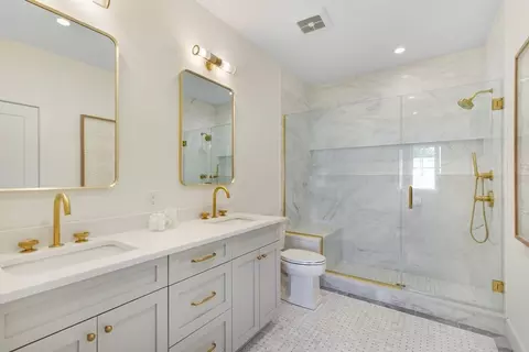 Bath - 1 Juniper Ln, Yaphank, NY 11980 photo 4 of 13