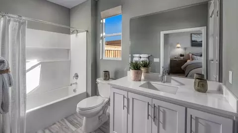 Bath - 206 Hyde Park Pl, Vacaville, CA 95687 photo 3 of 4