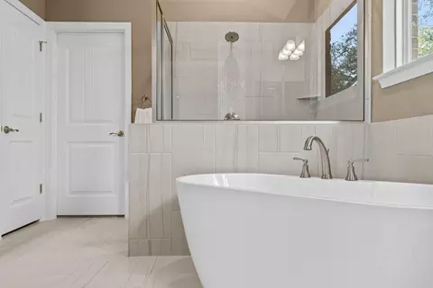 Bath - 100 Ridgewell Loop, Georgetown, TX 78633 photo 1 of 1