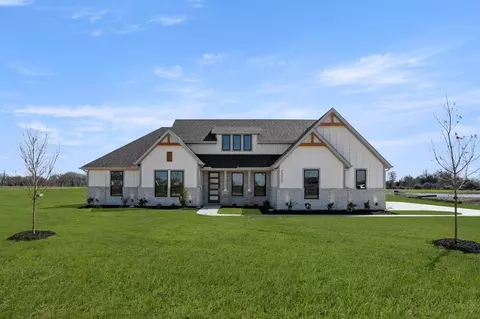 2320 Oak Knoll Dr, Waxahachie, TX 75165