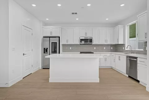 Kitchen - 884 Shasta Ave, Ripon, CA 95366 photo 5 of 11