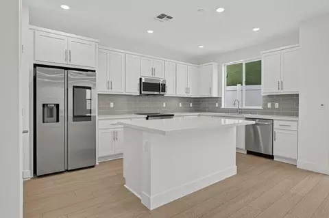Kitchen - 884 Shasta Ave, Ripon, CA 95366 photo 4 of 11