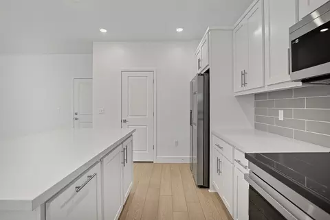 Kitchen - 884 Shasta Ave, Ripon, CA 95366 photo 1 of 11