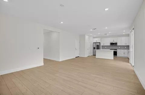 Living - 884 Shasta Ave, Ripon, CA 95366 photo 3 of 5