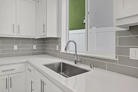 Kitchen - 884 Shasta Ave, Ripon, CA 95366 photo 3 of 11