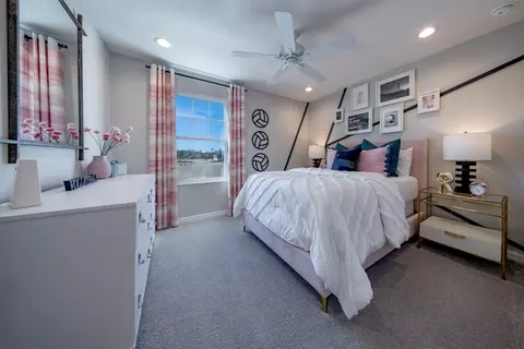 Bedroom - 2011 Town Pasture Dr, Eustis, FL 32726 photo 2 of 4