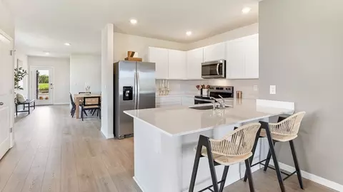 Kitchen - 17325 Whiskey Creek Trl, Parrish, FL 34219 photo 2 of 3