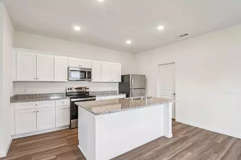 Kitchen - 11324 Arnold Loop, San Antonio, FL 33576 photo 1 of 4