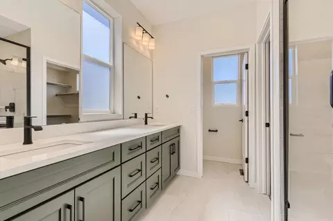 Bath - 11720 Verse Rd, Lone Tree, CO 80124 photo 1 of 2