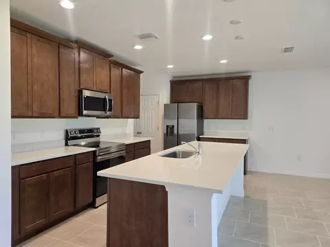 Kitchen - 1564 Cloudy Ct, Saint Cloud, FL 34769 photo 2 of 3