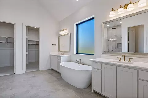 Bath - 2965 Ralph Drees Dr, Leander, TX 78641 photo 2 of 6