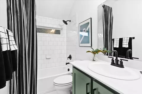 Bath - 6512 Farndon Dr, Celina, TX 75009 photo 3 of 6