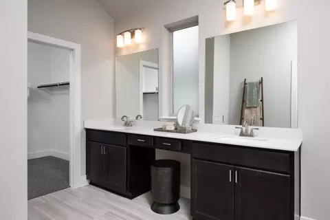 Bath - 2410 Cascade Ct, Midlothian, TX 76065 photo 1 of 2