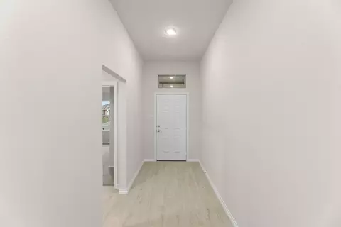 Entry Way - 1806 Apache Cir, Cleburne, TX 76033 photo 1 of 9