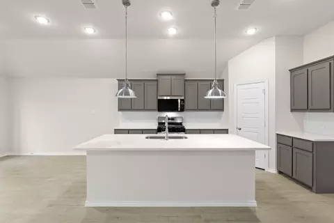Kitchen - 1806 Apache Cir, Cleburne, TX 76033 photo 1 of 7