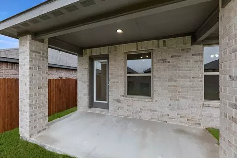 Exterior - 1806 Apache Cir, Cleburne, TX 76033 photo 3 of 8