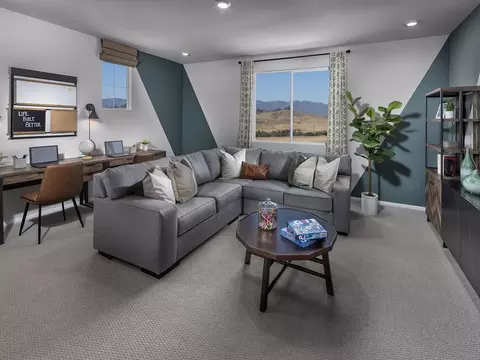 19541 Hanging Rock Rd, Lake Elsinore, CA 92532