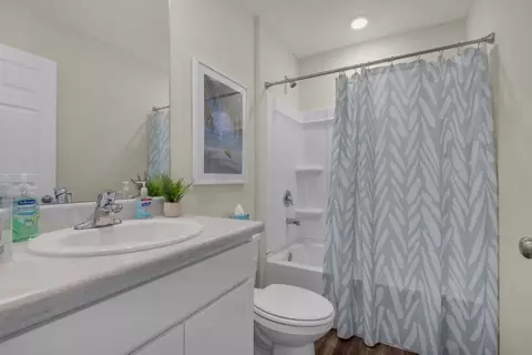 Bath - 3573 Bay Magnolia Way, Pace, FL 32571 photo 2 of 3
