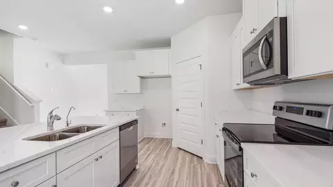 Kitchen - 3233 Harrier Rd, Pace, FL 32571 photo 3 of 13