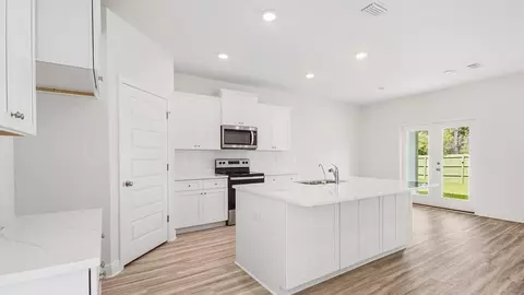 Kitchen - 3233 Harrier Rd, Pace, FL 32571 photo 7 of 13